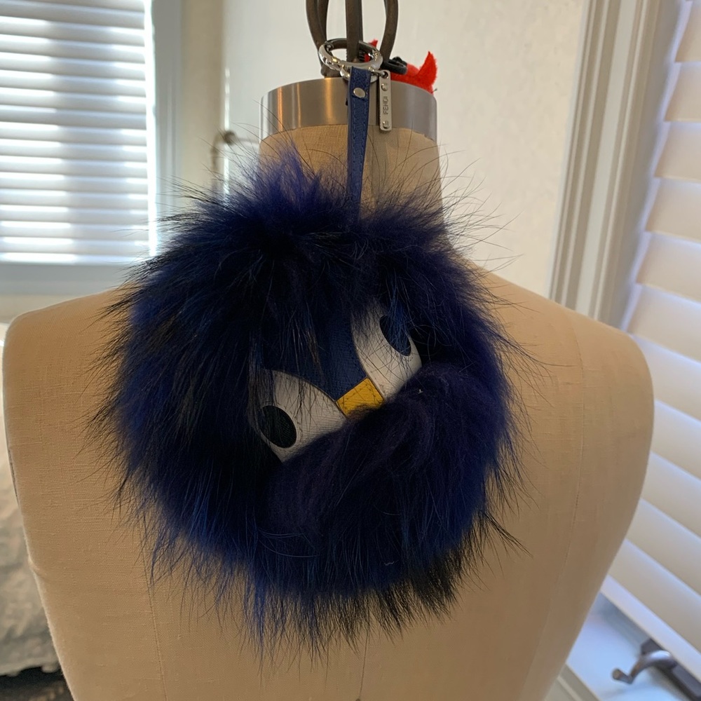“Fendi” bird puff chain